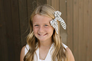 Juniper Stripe Darling Hair Bow Darling Hair Bow 4"x5"